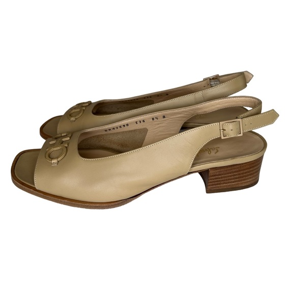 Salvatore Ferragamo Made in Italy Leather Women’s Sandals - Size: 8 1/2 B - Picture 4 of 16